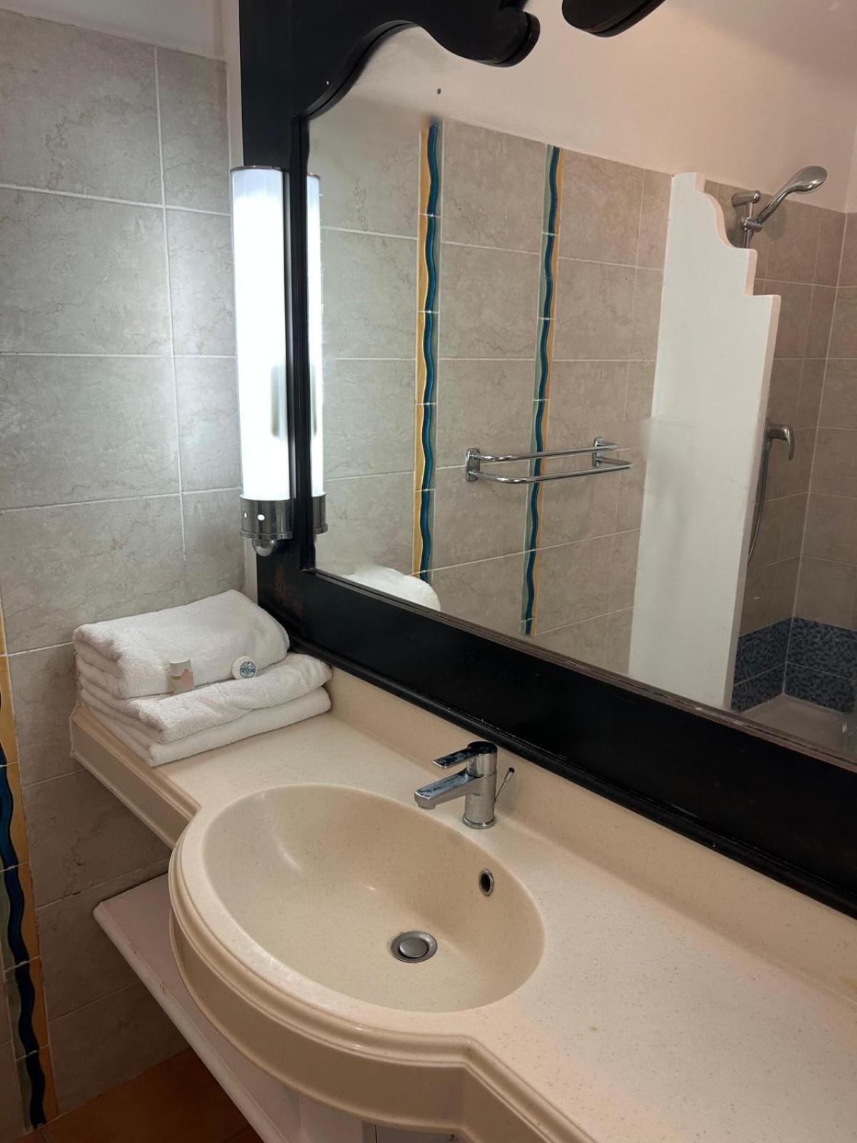 Grand Studio Vue Mer Exceptionnelle, Piscines, Plages. Sainte-Anne  Bagian luar foto